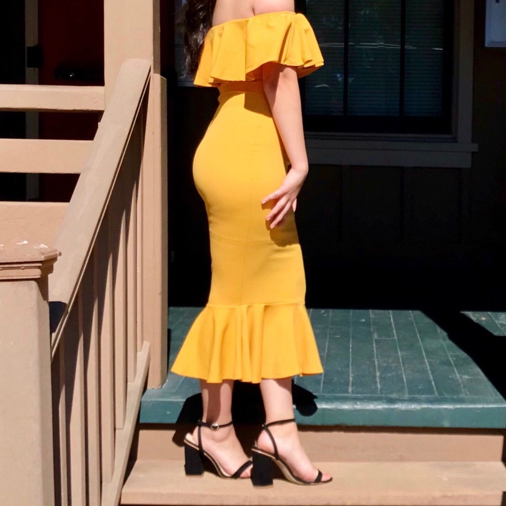 Fashion Nova Yellow Midi Off-shoulder body con dress